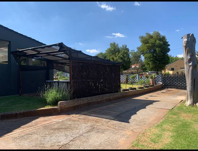 3 BEDROOM HOUSE FOR SALE IN HILLSHAVEN